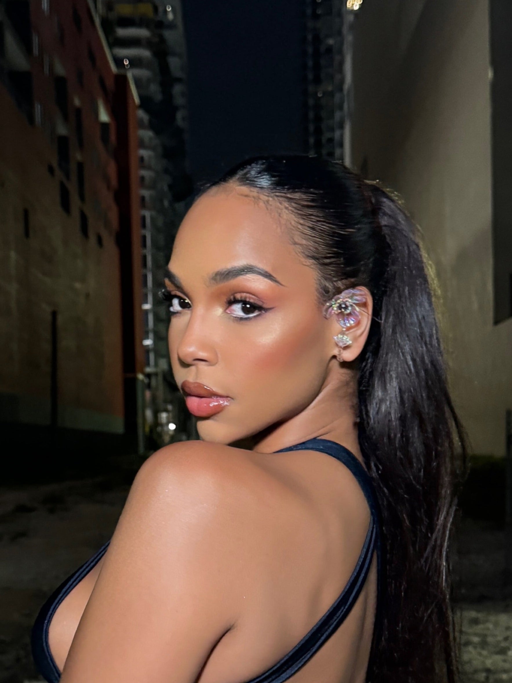 MIDNIGHT BLOOM IRIDESSA EARCUFF