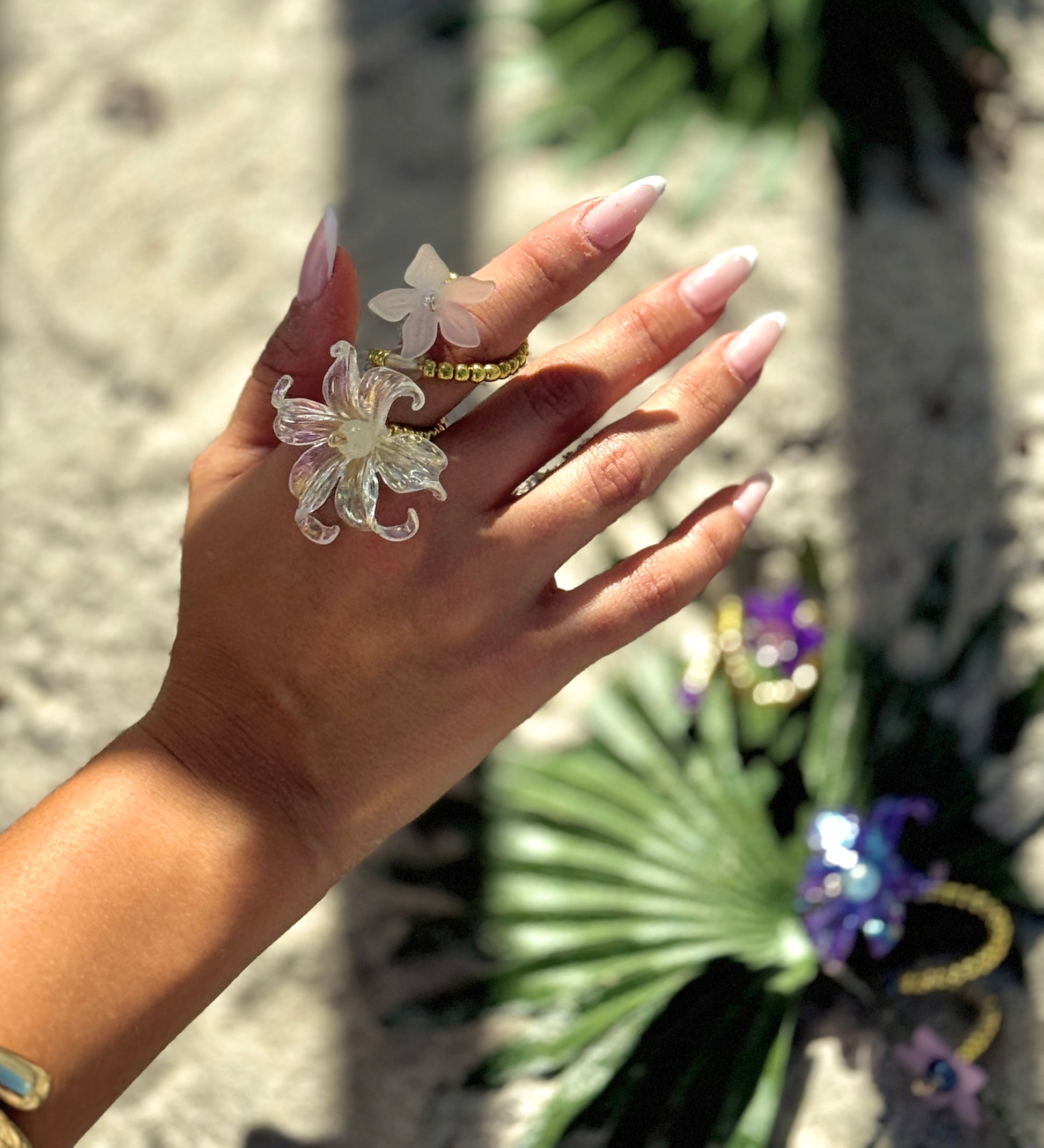MIDNIGHT BLOOM CELESTIA WHITE RING
