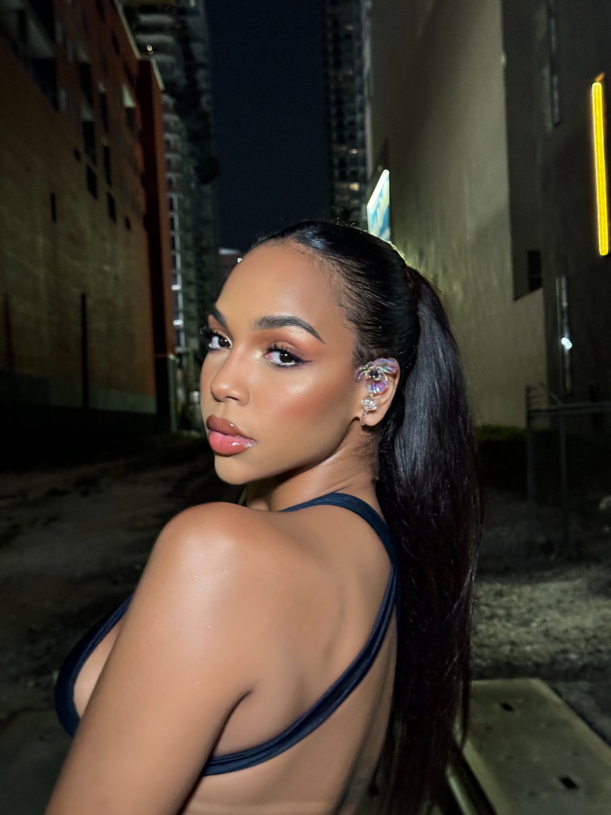 MIDNIGHT BLOOM IRIDESSA EARCUFF